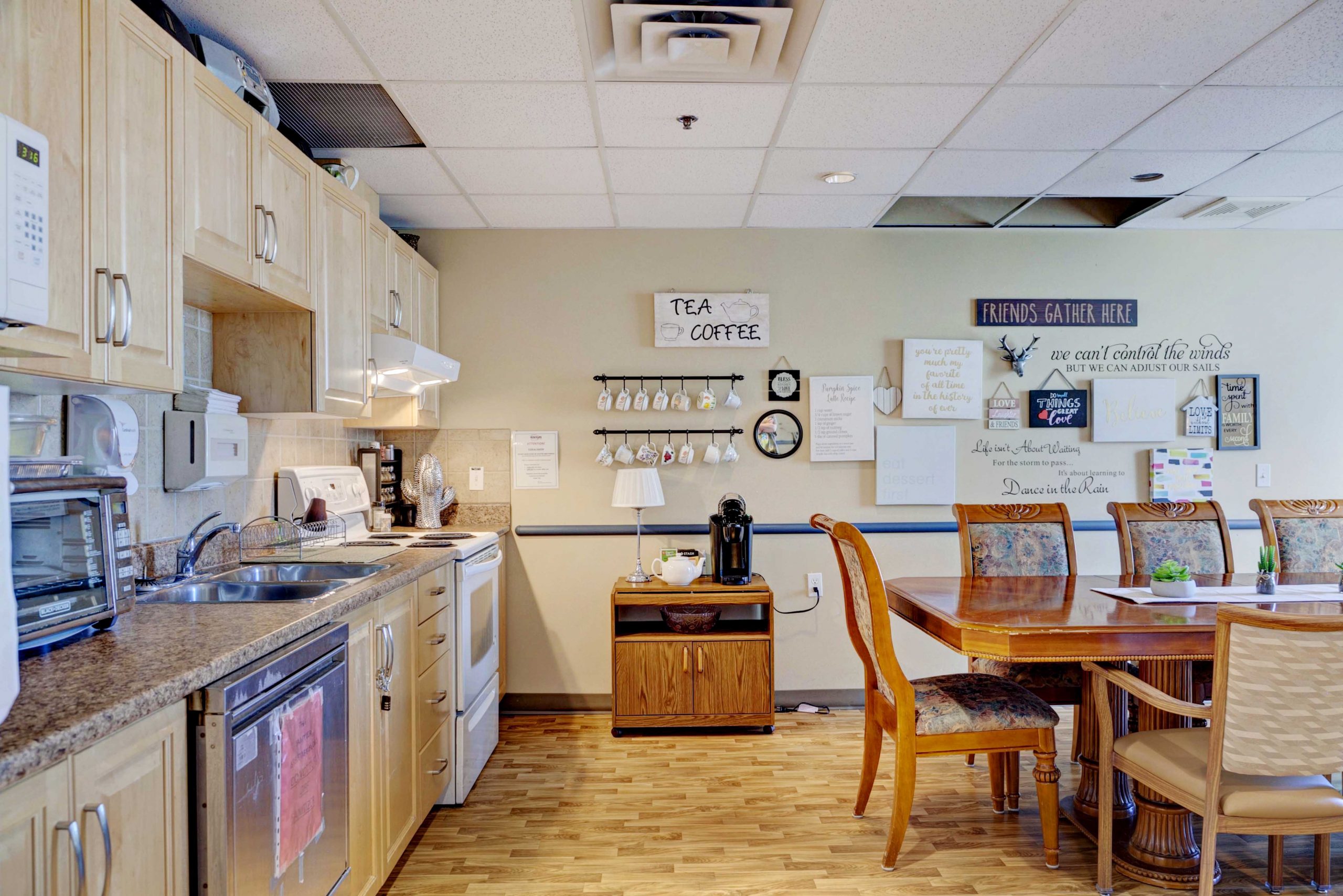S.-Hospice-kitchenette-for-residents-visitors-scaled